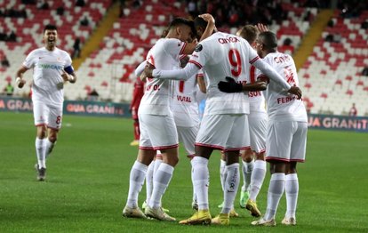 Sivasspor 0-2 Antalyaspor MAÇ SONUCU - ÖZET Antalya tırmanışa geçti!