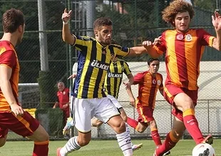 Fenerbahçe, Galatasaray'ı 5-0 yendi
