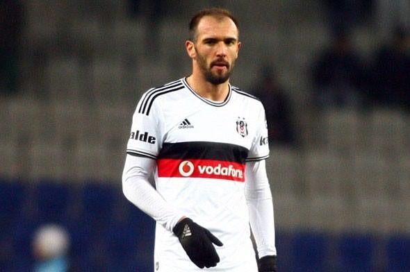 Beşiktaş’ta 4 ismin bileti kesildi