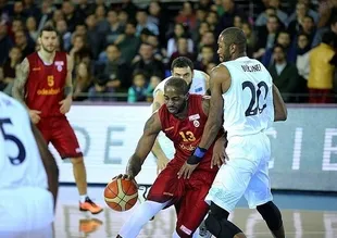 Stephane Lasme'ye 1 yıl men