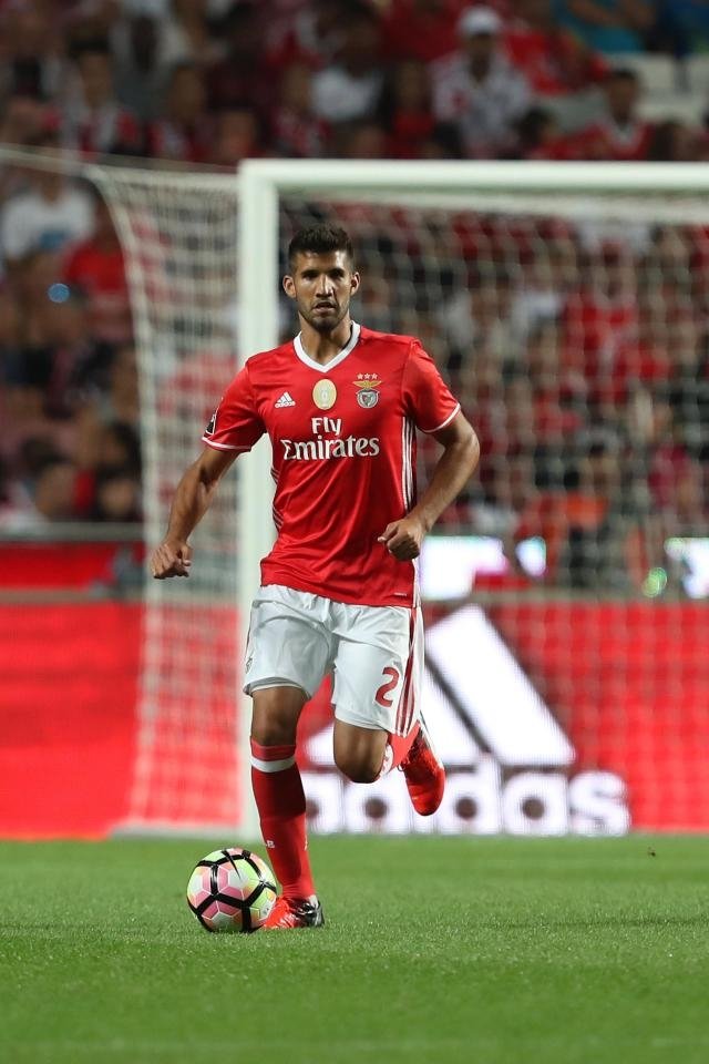 Fenerbahçe’de yeni hedef Lisandro Lopez