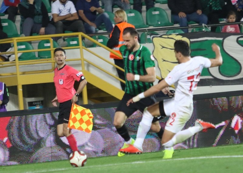 Akhisarspor - Ümraniyespor maçından kareler