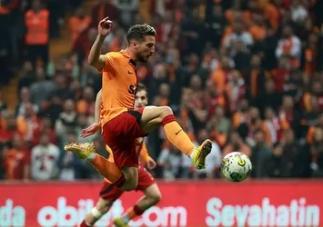 Mertens'ten kırmızı kart tepkisi!