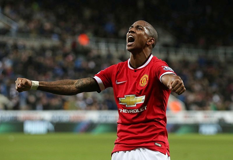 Fenerbahçe’ye Ashley Young’dan yeşil ışık