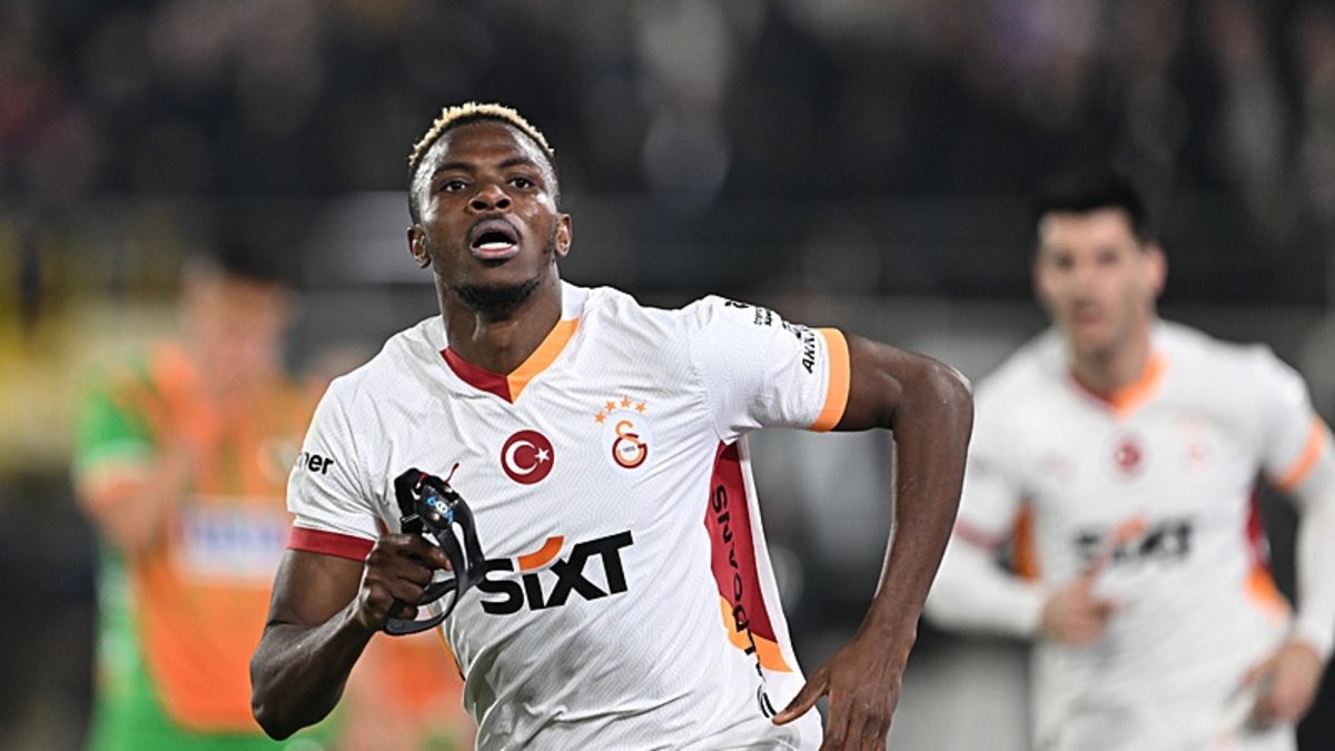Osimhen: İlk yarıdan sonra herkes konuştu! Osimhen: İlk yarıdan sonra herkes konuştu!