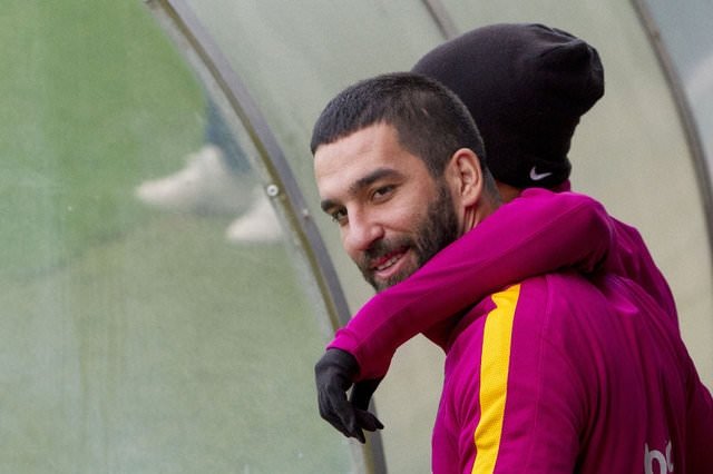 İspanya’da yine Arda Turan’a eleştiriliyor