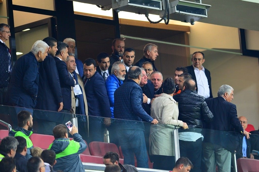 Konya’da olay! Aziz Yıldırım çıldırdı!