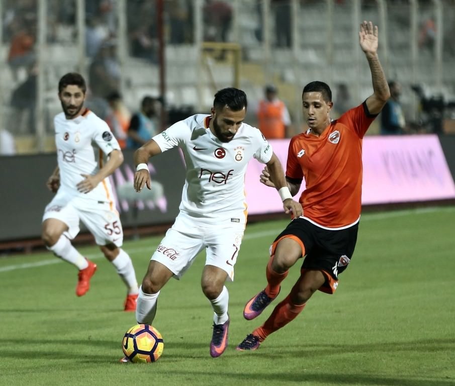 Galatasaray’da Yasin Öztekin kadro dışı bırakıldı
