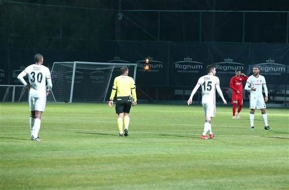 Beşiktaş’ta savunma dağıldı! Oyuncular tartıştı...