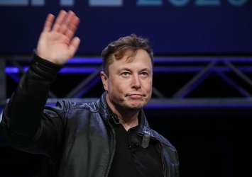 Elon Musk Twitter'dan mülklerini satacağını açıkladı