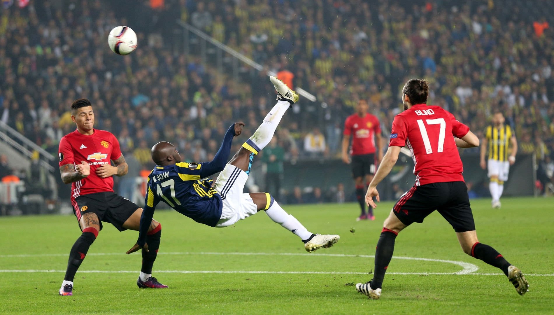 Fenerbahçe’de iki transfer daha