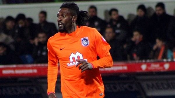 Emmanuel Adebayor, Meryem Uzerli’yi takibe aldı