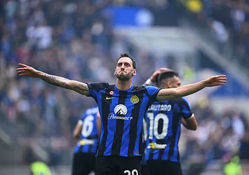 Hakan Inter'e galibiyeti getirdi!