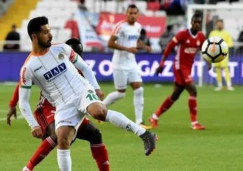 Alanyaspor ligde kaldı
