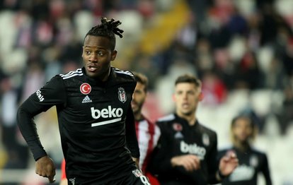 Sivasspor Beşiktaş maçında VAR uyardı penaltı kararı çıktı!