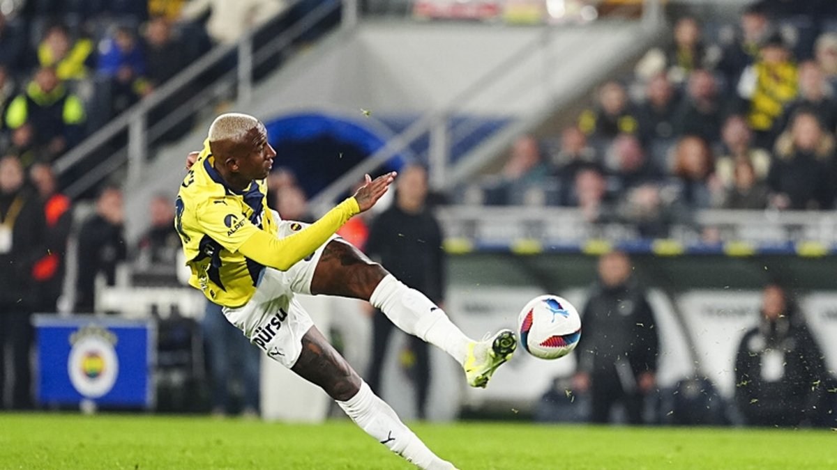 Talisca korkuttu! Yüzüne aldığı darbe sonrası... Talisca korkuttu! Yüzüne aldığı darbe sonrası...