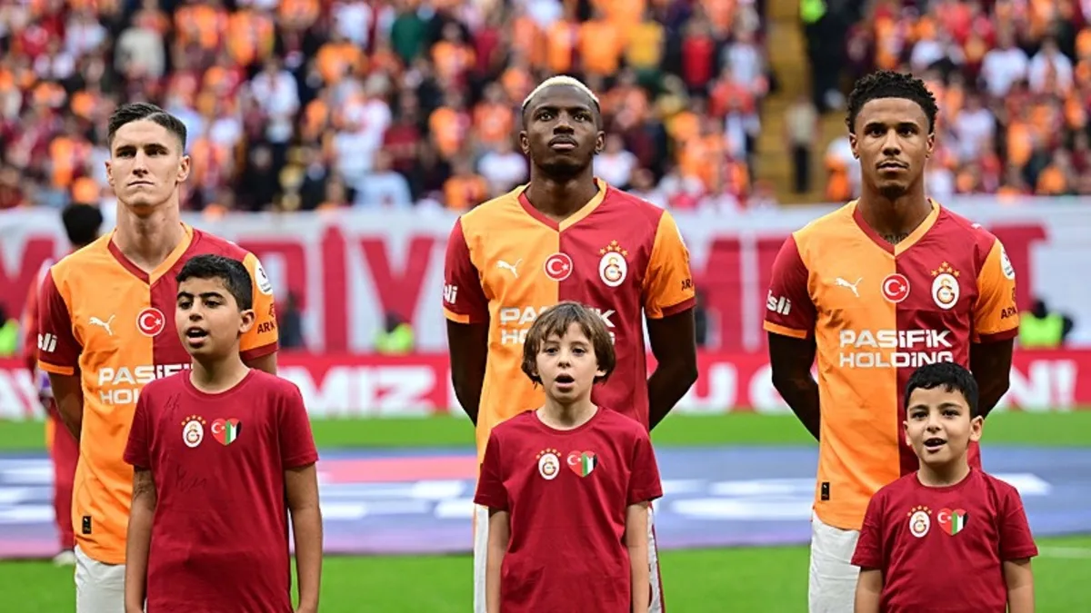 Galatasaray, Göztepe maçının seremonisine Filistinli çocuklarla çıktı!