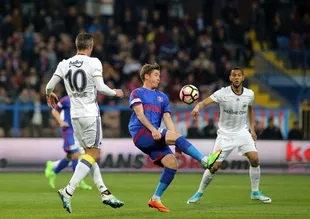 Fenerbahçe deplasmanda Kardemir Karabükspor'u tek golle geçti