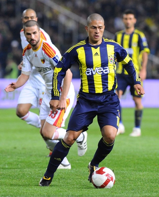 Alex seneye Fenerbahçe’de! Flaş açıklama geldi