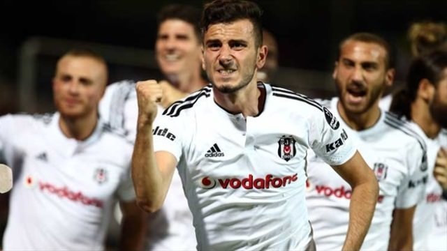 Oğuzhan Özyakup kendini yaktı!