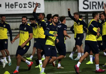 Fenerbahçe kampa girdi