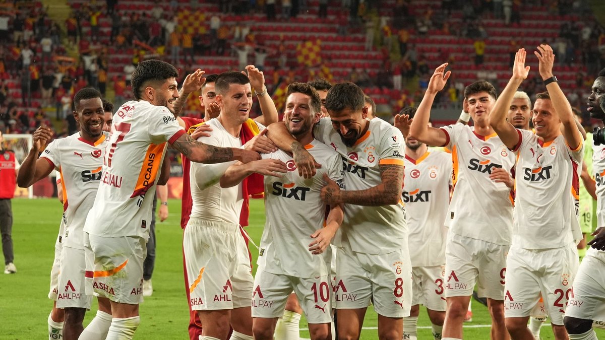 Galatasaray'dan transfer şov! Çifte imza yolda