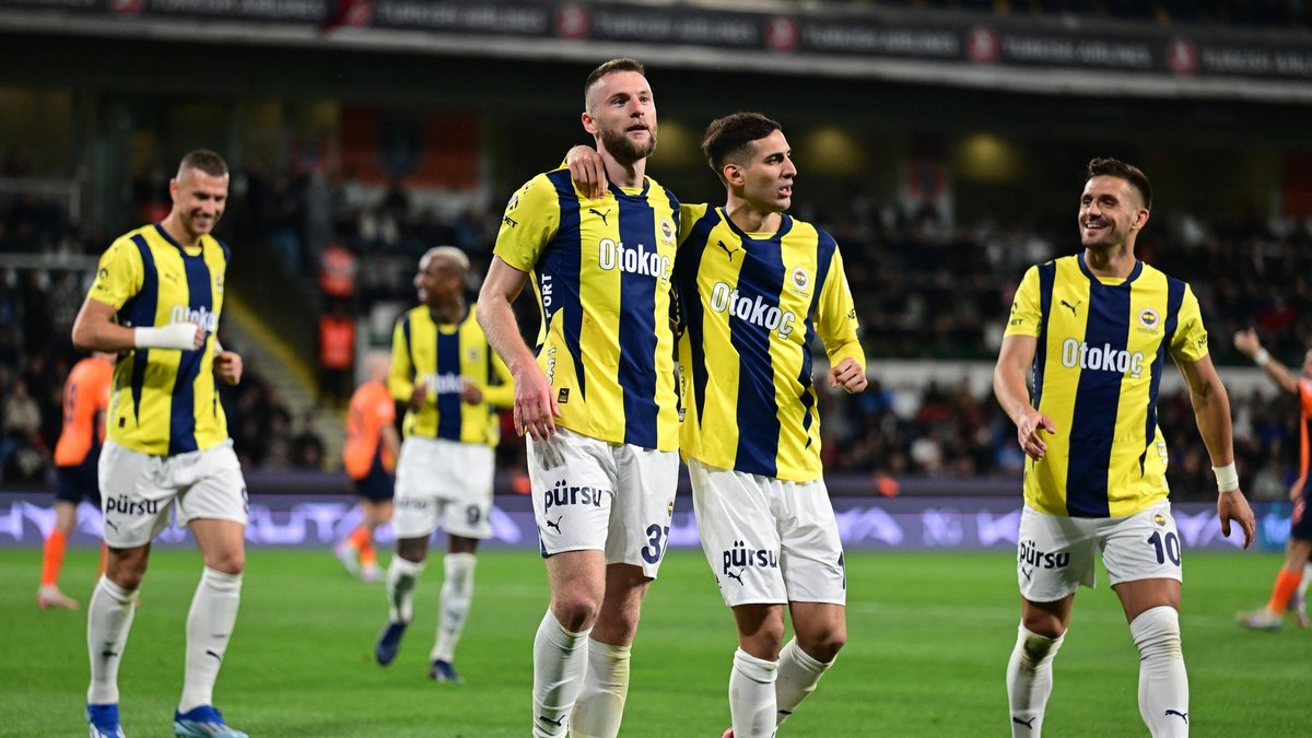 TRANSFER HABERİ | Fenerbahçeli yıldız eski takımına dönüyor! 2 yıllık sözleşme önerdiler TRANSFER HABERİ | Fenerbahçeli yıldız eski takımına dönüyor! 2 yıllık sözleşme önerdiler