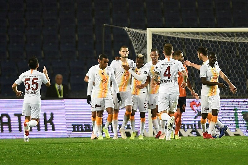 Galatasaray Fenerbahçe’nin gerisinde