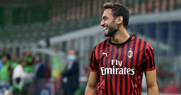 Hakan Çalhanoğlu’ndan büyük başarı! O listeye adını yazdırdı