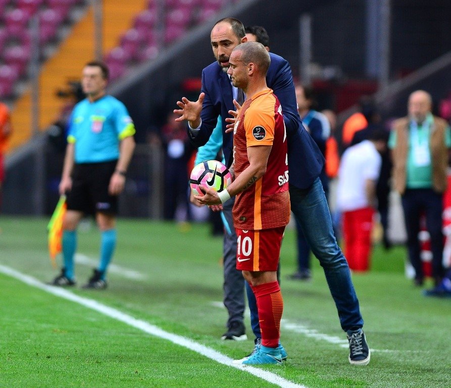 Wesley Sneijder’de flaş gelişme!