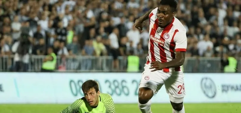 Emenike attı, Olympiakos kazandı