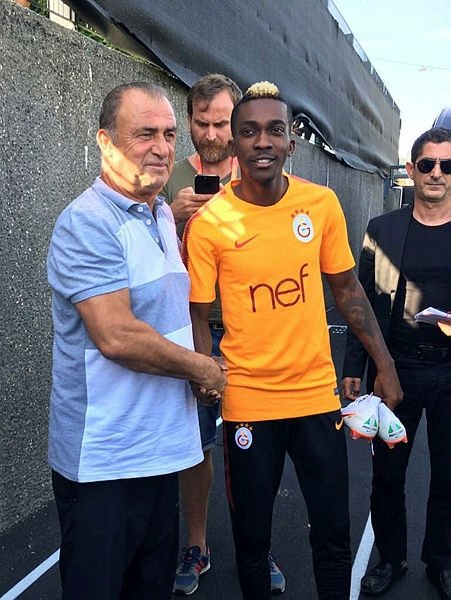 Galatasaray’ın yeni transferi Onyekuru ilk idmanına çıktı