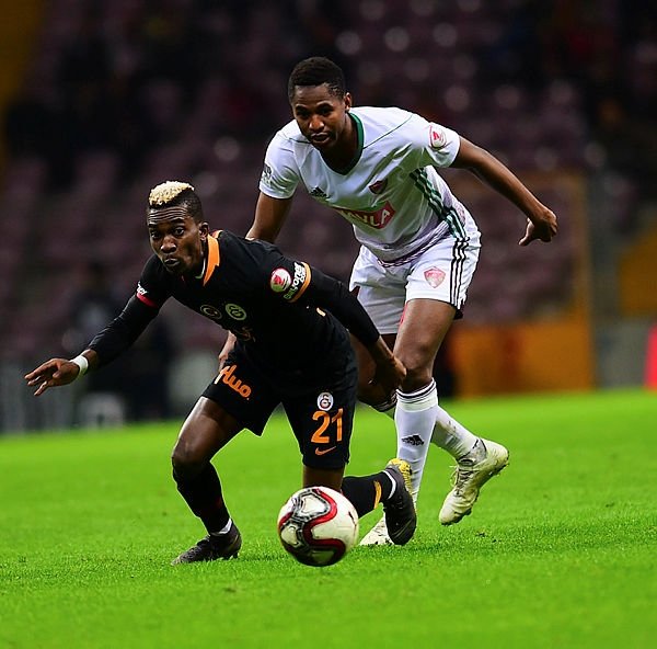 Onyekuru’ya uyarı: Biraz kafanı kaldır