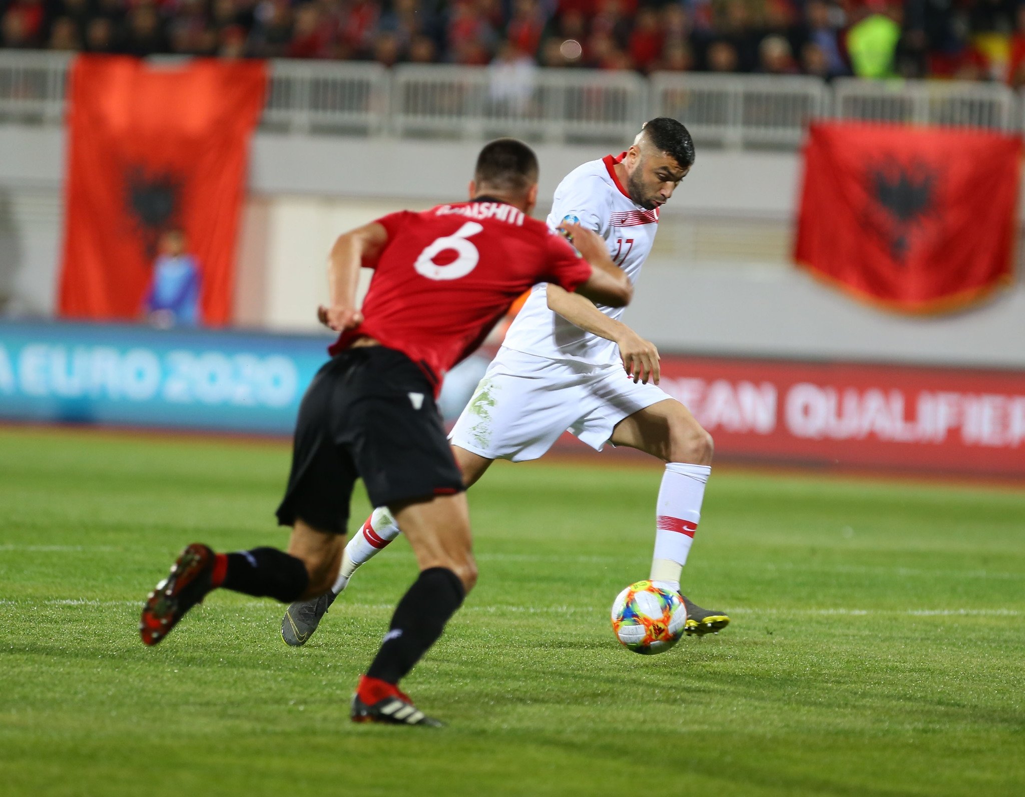 Usta yazarlar Arnavutluk - Türkiye maçını değerlendirdi!