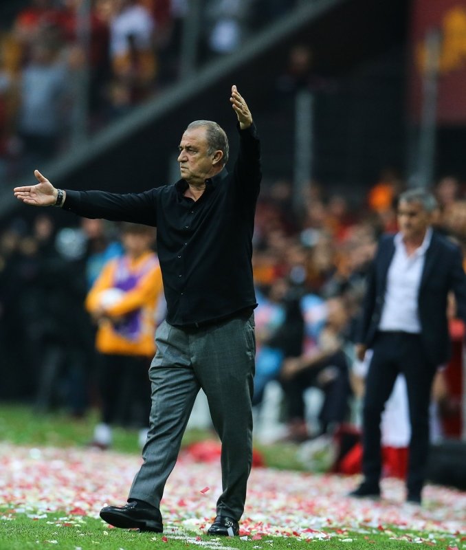 Galatasaray’dan Beşiktaş maçı sonrası ’şampiyonluk’ kutlaması! İşte o görüntüler