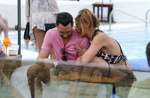 Ünlü futbolcuların tatil keyfi