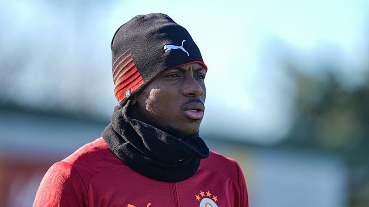 Galatasaray'da Osimhen gönülleri fethetti Galatasaray'da Osimhen gönülleri fethetti