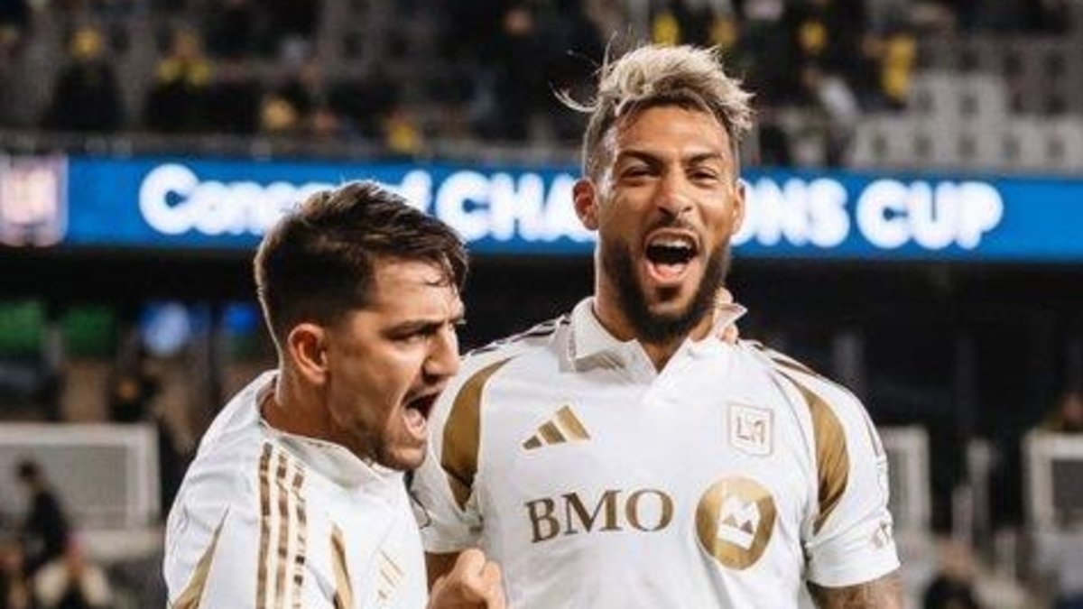 Fenerbahçe'den ayrıldı! Los Angeles FC'de asistle başladı Cengiz Ünder Fenerbahçe'den ayrıldı! Los Angeles FC'de asistle başladı Cengiz Ünder