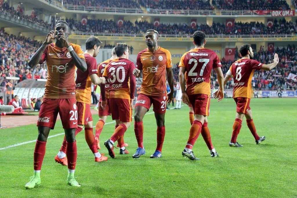 Antalyaspor-Galatasaray karşılaşmasından kareler
