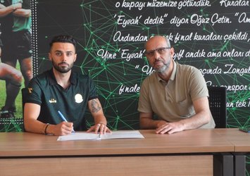 Sakaryaspor'un yeni transferi imzayı attı!