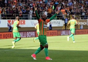 Vagner Love'a nazar değdi