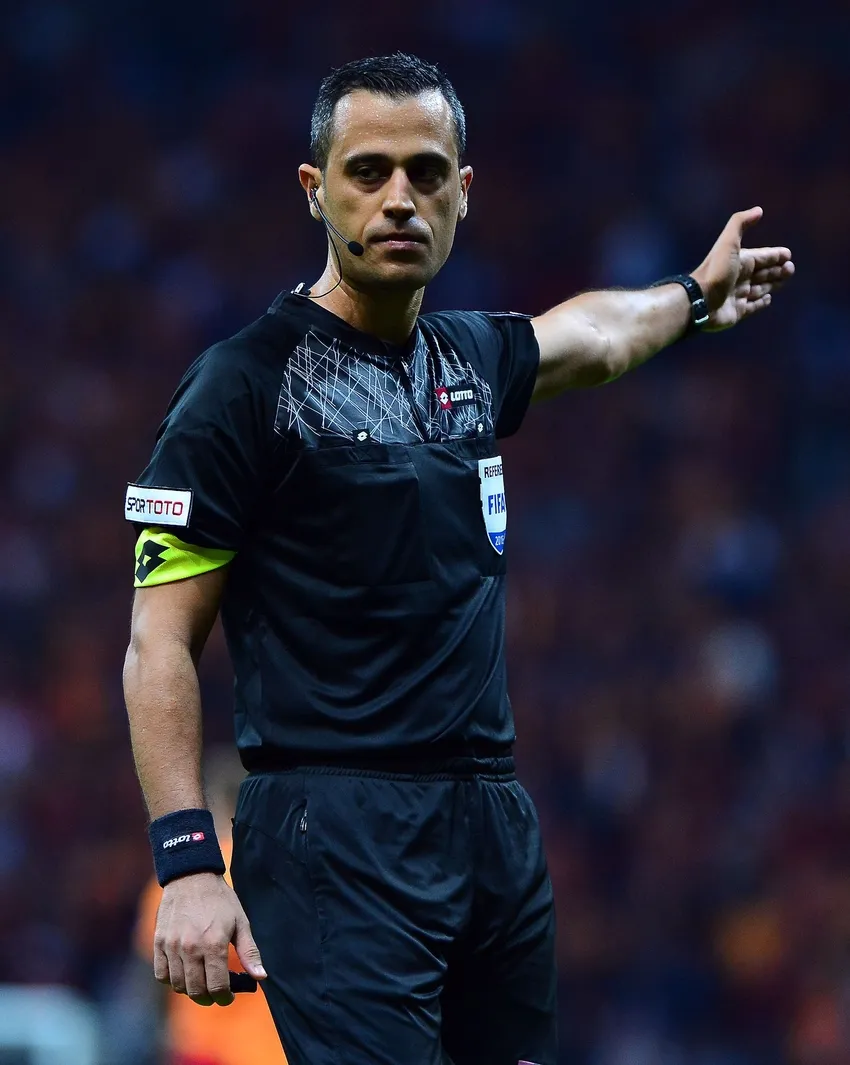 Trabzonspor - Galatasaray derbisinin VAR hakemi Alper Ulusoy oldu - 1