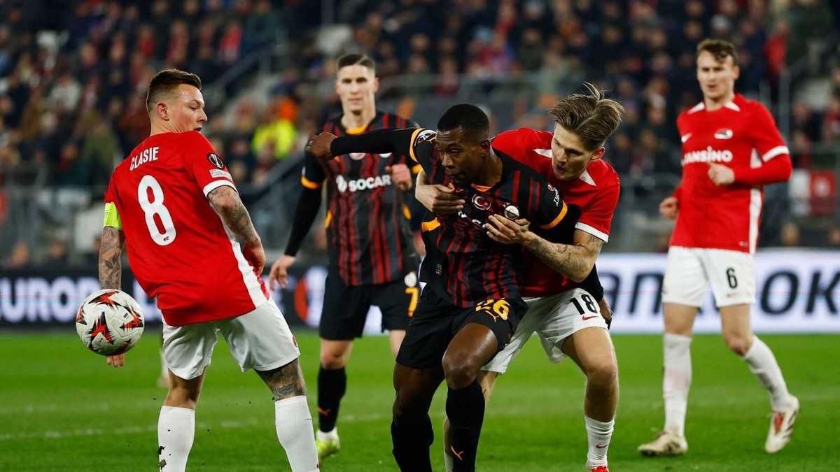 TRANSFER HABERLERİ | Galatasaray'da Carlos Cuesta için radikal karar! TRANSFER HABERLERİ | Galatasaray'da Carlos Cuesta için radikal karar!