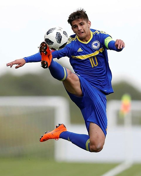 Fenerbahçe Hasic’i takip ediyor