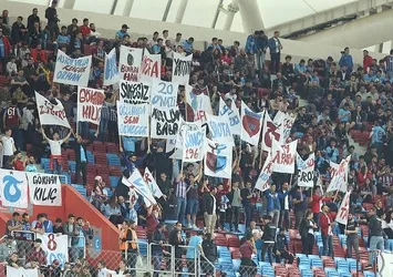 Tribünler dolar