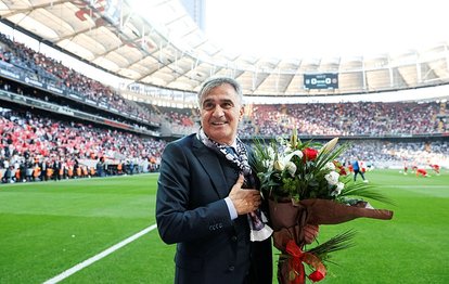 Şenol Güneş çiçeklerle karşılandı!