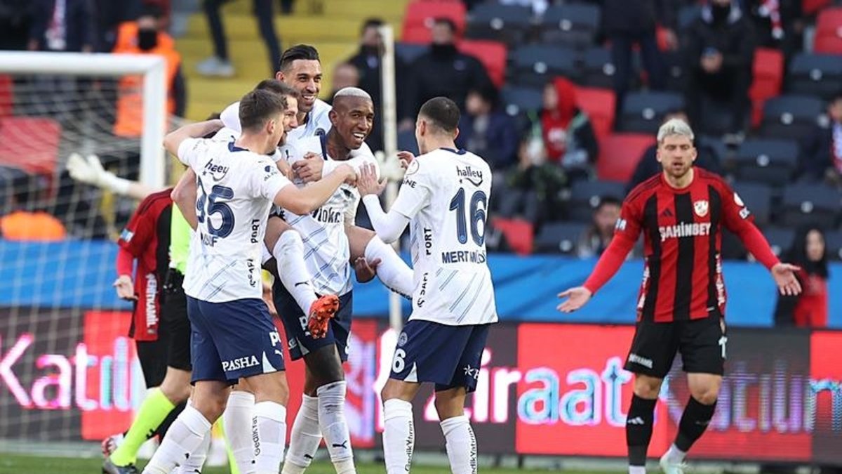 Gaziantep FK 1-4 Fenerbahçe | MAÇ SONUCU - ÖZET (Ziraat Türkiye Kupası) Gaziantep FK 1-4 Fenerbahçe | MAÇ SONUCU - ÖZET (Ziraat Türkiye Kupası)