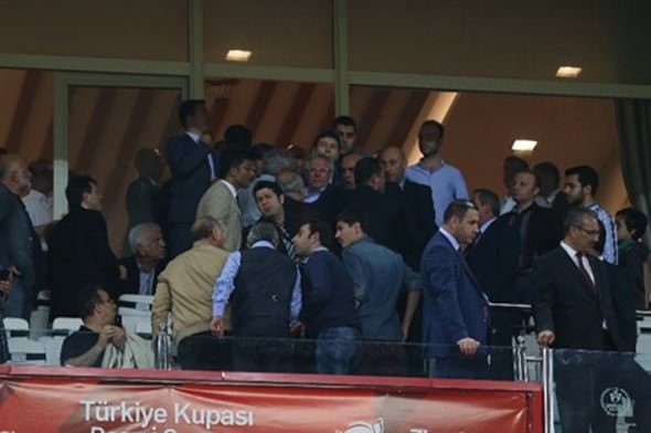 Aziz Yıldırım ile savcı tribünde kapıştı!