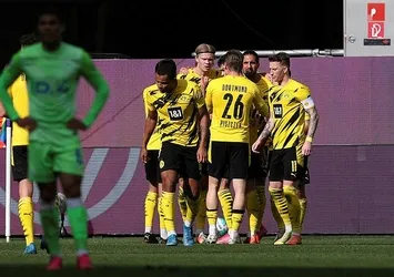 B. Dortmund Devler Ligi umudunu sürdürdü!