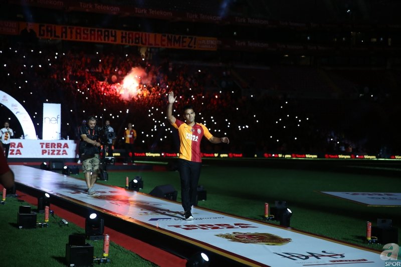 Bafetimbi Gomis’ten flaş Falcao itirafı!